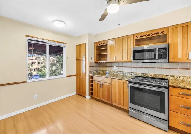 Photo 4 of Condo for sale at 6101 34th Street W #31H, Bradenton, FL 34210 | MLS# A4709778 | Listing updated on 2026-10-29