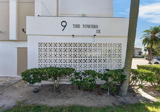 Photo 3 of Condo for sale at 19029 Us Hwy 19 N #9-202, Clearwater, FL 33764 | MLS# TB8558691 | Listing updated on 2026-10-23
