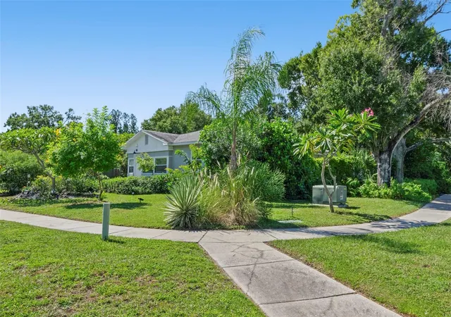 Photo 2 of Single family home for sale at 924 32nd Street N, Saint Petersburg, FL 33713 | MLS# TB8558695 | Listing updated on 2026-10-20