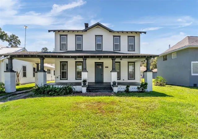 Single family home for sale at 1044 W Lime St, LAKELAND, FL 33815 | MLS# L4965828