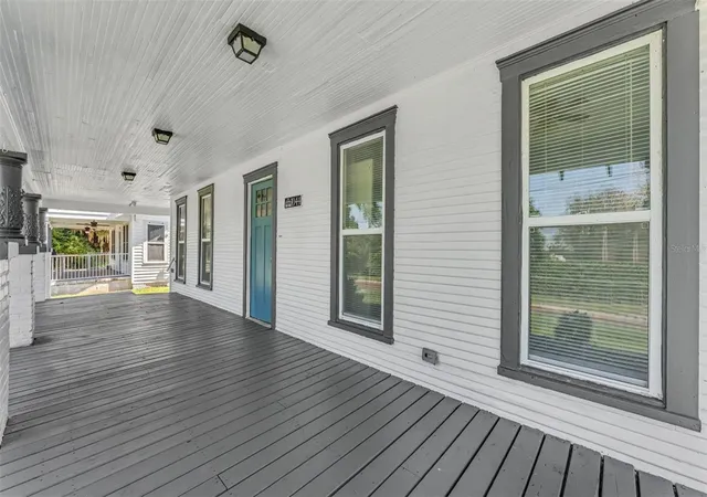 Photo 4 of Single family home for sale at 1044 W Lime St, Lakeland, FL 33815 | MLS# L4965828 | Listing updated on 2026-10-22