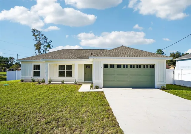 Single family home for sale at 8 Hemlock Loop Crse, Ocala, FL 34472 | MLS# O6450392 | Listing updated on 2026-10-17