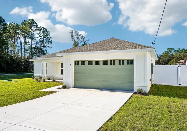 Photo 3 of Single family home for sale at 8 Hemlock Loop Crse, Ocala, FL 34472 | MLS# O6450392 | Listing updated on 2026-10-17