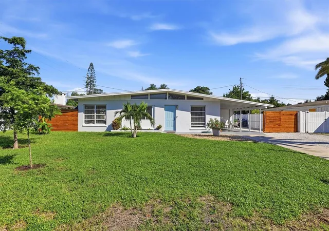 Photo 1 of Single family home for sale at 2821 Bay St, Sarasota, FL 34237 | MLS# A4709784 | Listing updated on 2026-10-29