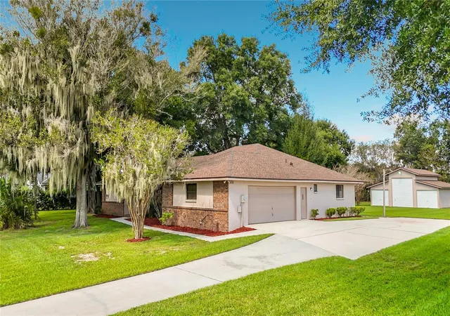 Photo 1 of Single family home for sale at 6720 Lakeland Highlands Rd, Lakeland, FL 33813 | MLS# L4965829 | Listing updated on 2026-10-20