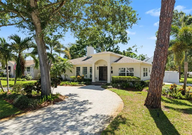 Photo 4 of Single family home for sale at 146 33rd Avenue N, Saint Petersburg, FL 33704 | MLS# TB8558700 | Listing updated on 2026-10-20