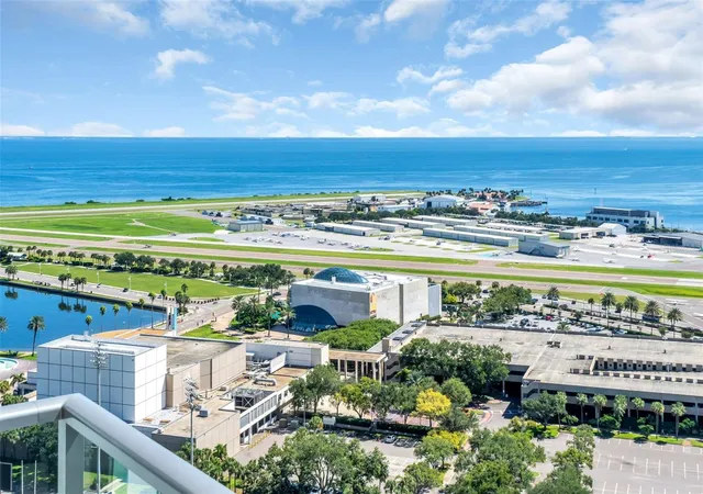 Photo 3 of Condo for sale at 301 1st Street S #2507, Saint Petersburg, FL 33701 | MLS# TB8558703 | Listing updated on 2026-10-21