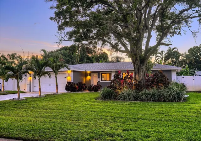 Photo 1 of Single family home for sale at 6053 28th Street S, Saint Petersburg, FL 33712 | MLS# TB8558704 | Listing updated on 2026-10-21