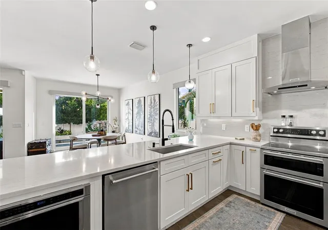 Photo 4 of Single family home for sale at 4418 W Kensington Ave, Tampa, FL 33629 | MLS# TB8558721 | Listing updated on 2026-10-27