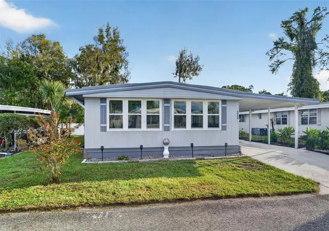 Photo 3 of Manufactured home for sale at 222 Paradise S, Leesburg, FL 34788 | MLS# G5119177 | Listing updated on 2026-10-20