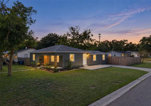 Photo 2 of Single family home for sale at 3138 Yale St N, Saint Petersburg, FL 33713 | MLS# TB8558725 | Listing updated on 2026-10-22