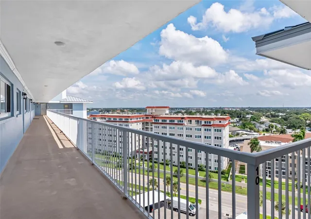 Photo 3 of Condo for sale at 555 The Esplanade N #1001, Venice, FL 34285 | MLS# A4709801 | Listing updated on 2026-10-20