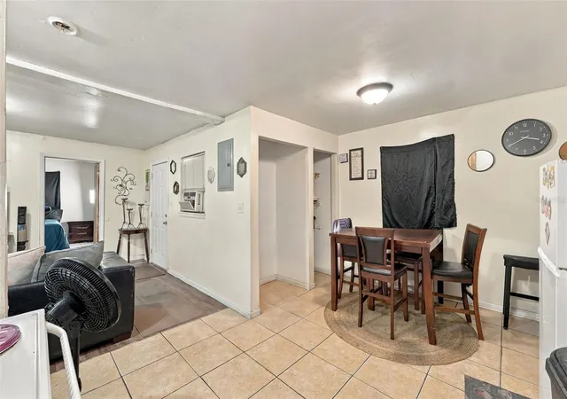 Photo 3 of House for sale at 1119 W 12th Street, Sanford, FL 32771 | MLS# O6450410 | Listing updated on 2026-10-17