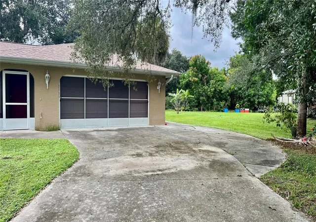Photo 4 of Sale Pending at 944 W Tarpon Blvd NW, Port Charlotte, FL 33952 | MLS# C7532108 | Listing updated on 2026-10-29