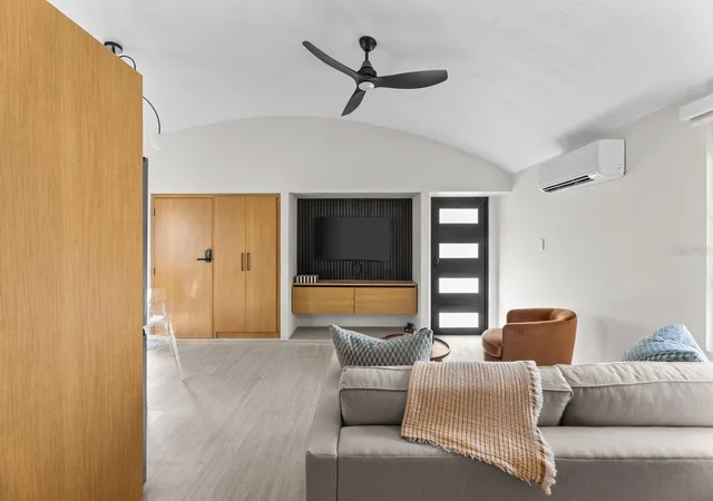 Photo 3 of Single family home for sale at 153 Calle Pomarrosa Bo Santurce, San Juan, PR 00911 | MLS# PR9125022 | Listing updated on 2026-10-20