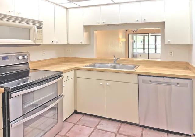 Photo 4 of Condo for sale at 3034 Eastland Blvd #D202, Clearwater, FL 33761 | MLS# TB8558739 | Listing updated on 2026-10-21