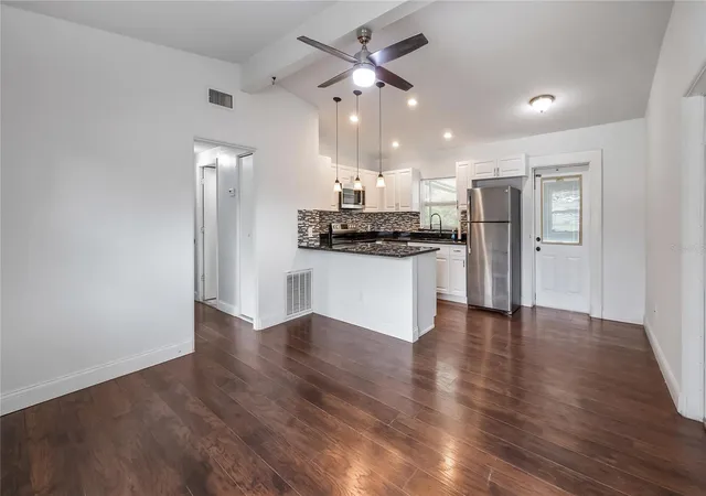 Photo 1 of Single family home for sale at 109 Oakland Ave, Sanford, FL 32773 | MLS# O6450423 | Listing updated on 2026-10-23