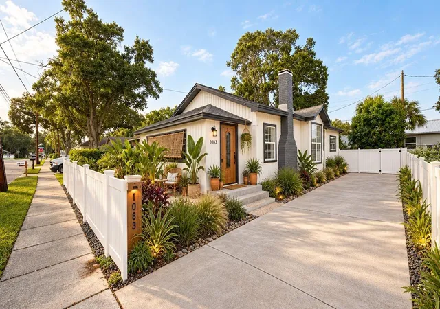 Photo 1 of Single family home for sale at 1008 Plaza St, Clearwater, FL 33755 | MLS# TB8558751 | Listing updated on 2026-10-28