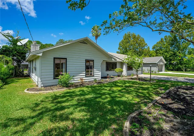 Photo 1 of Single family home for sale at 39 Fleetwood Dr, Palm Coast, FL 32137 | MLS# O6450438 | Listing updated on 2026-10-17