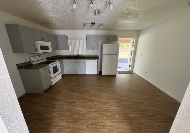 Photo 2 of Single family home for sale at 821 Savona Pl, Kissimmee, FL 34758 | MLS# O6450450 | Listing updated on 2026-10-17