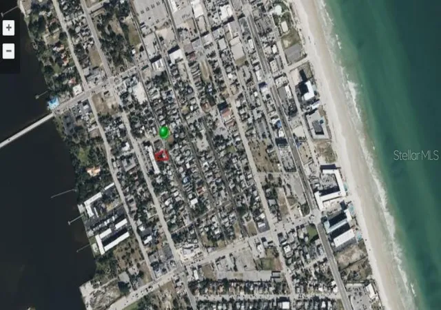 Photo 3 of Single family home for sale at 110 S Hollywood Ave, Daytona Beach, FL 32118 | MLS# V4951856 | Listing updated on 2026-10-20