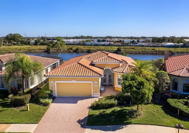 Photo 1 of Single family home for sale at 202 Rio Terra, Venice, FL 34285 | MLS# N6146225 | Listing updated on 2026-10-26