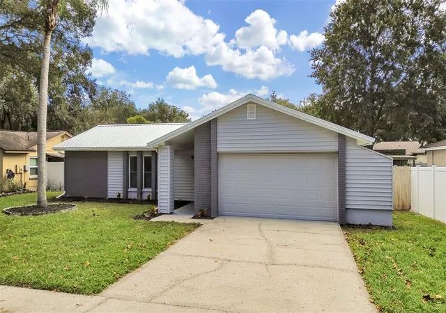 Photo 3 of Single family home for sale at 17531 Brandywine Dr, Lutz, FL 33549 | MLS# TB8558784 | Listing updated on 2026-10-22