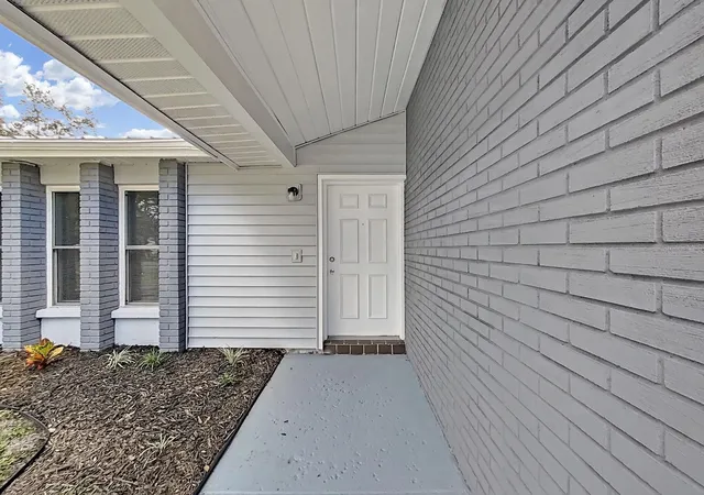Photo 4 of Single family home for sale at 17531 Brandywine Dr, Lutz, FL 33549 | MLS# TB8558784 | Listing updated on 2026-10-22