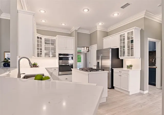 Photo 4 of Single family home for sale at 1128 Oakpoint Cir, Apopka, FL 32712 | MLS# O6450461 | Listing updated on 2026-10-29
