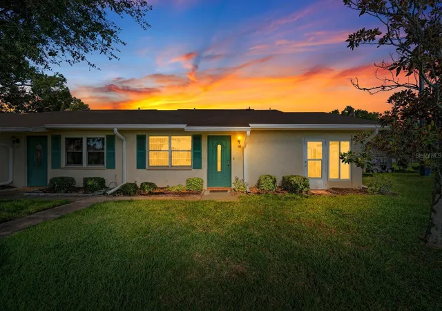 Condo for sale at 1906 Canterbury Ln #32, SUN CITY CENTER, FL 33573 | MLS# TB8558787