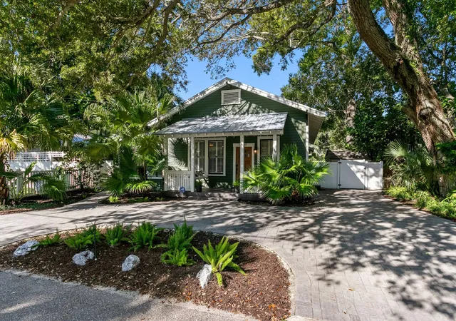 Photo 1 of Single family home for sale at 5407 S Russell St, Tampa, FL 33611 | MLS# TB8558796 | Listing updated on 2026-10-19