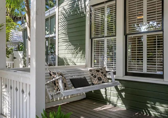 Photo 2 of Single family home for sale at 5407 S Russell St, Tampa, FL 33611 | MLS# TB8558796 | Listing updated on 2026-10-19