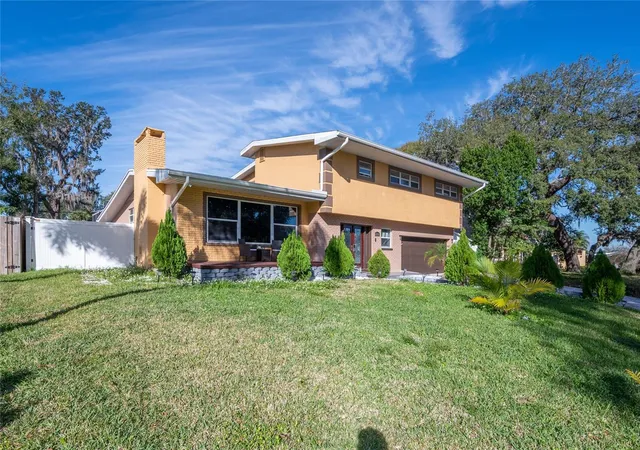 Photo 2 of Single family home for sale at 5006 Monet Ave, Belle Isle, FL 32812 | MLS# O6450466 | Listing updated on 2026-10-28