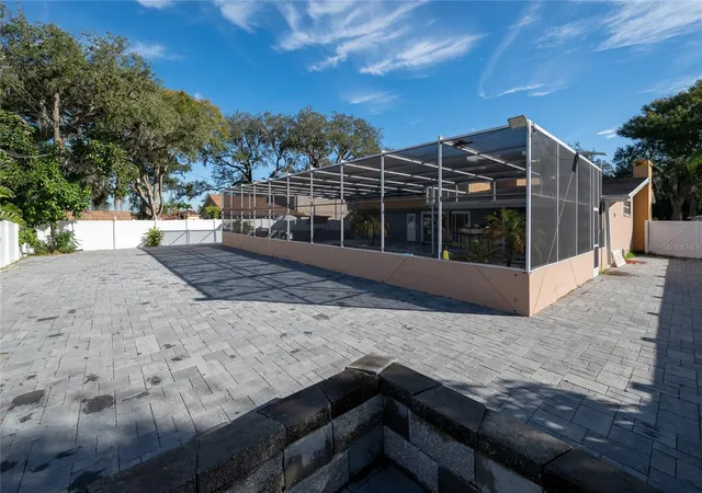 Photo 4 of Single family home for sale at 5006 Monet Ave, Belle Isle, FL 32812 | MLS# O6450466 | Listing updated on 2026-10-28