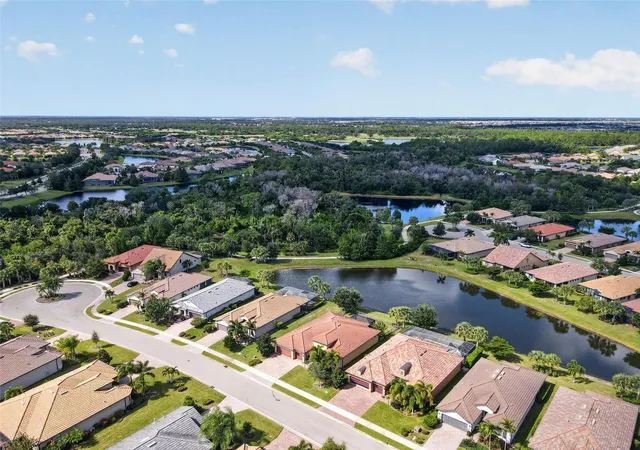 Photo 3 of Single family home for sale at 16927 Winthrop Pl, Bradenton, FL 34202 | MLS# A4709841 | Listing updated on 2026-10-28