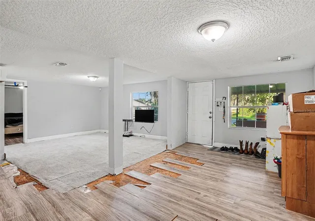 Photo 4 of Single family home for sale at 2771 Old Dixie Hwy, Auburndale, FL 33823 | MLS# TB8558804 | Listing updated on 2026-10-20
