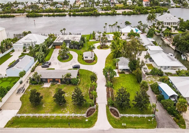 Photo 1 of Single family home for sale at 321 Bayshore Rd, Nokomis, FL 34275 | MLS# A4709842 | Listing updated on 2026-10-21