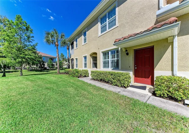 Photo 3 of Condo for sale at 3129 Oriole Dr #102, Sarasota, FL 34243 | MLS# A4709848 | Listing updated on 2026-10-29