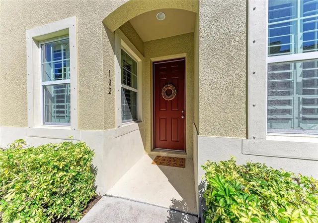 Photo 4 of Condo for sale at 3129 Oriole Dr #102, Sarasota, FL 34243 | MLS# A4709848 | Listing updated on 2026-10-29