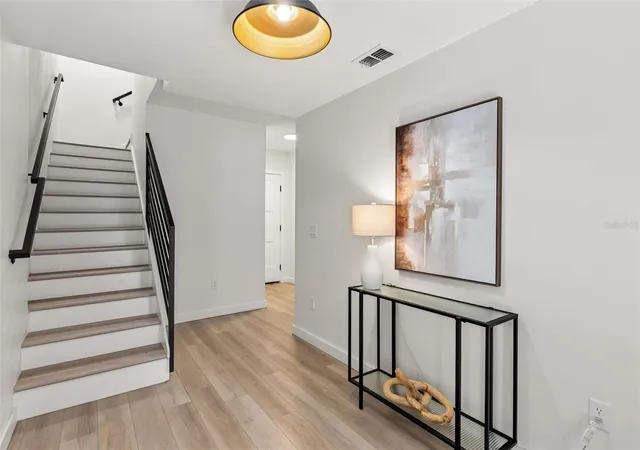 Photo 3 of Townhouse for sale at 1606 Park Lake St #9, Orlando, FL 32803 | MLS# O6450487 | Listing updated on 2026-10-28