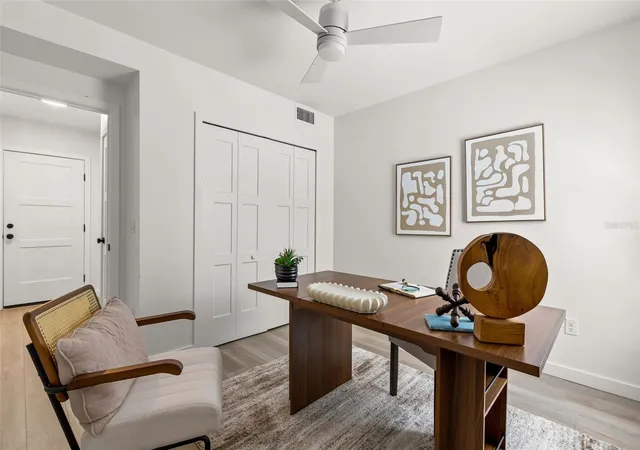 Photo 4 of Townhouse for sale at 1606 Park Lake St #9, Orlando, FL 32803 | MLS# O6450487 | Listing updated on 2026-10-28