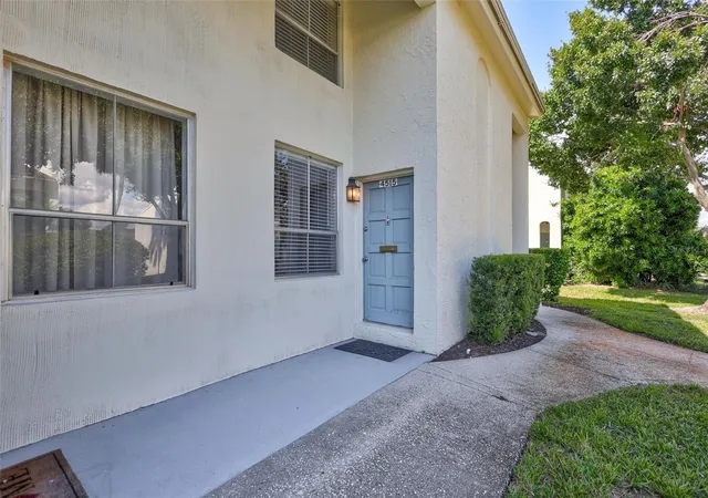 Photo 3 of Townhouse for sale at 4515 La Capri Ct, Tampa, FL 33611 | MLS# TB8558820 | Listing updated on 2026-10-17