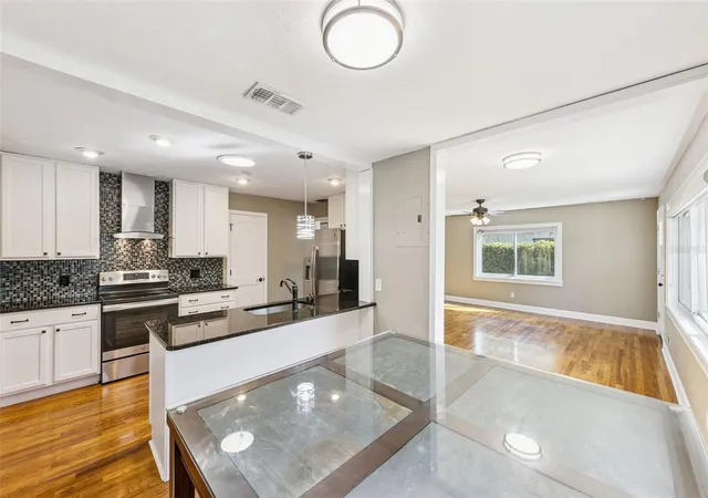 Photo 4 of Single family home for sale at 3115 Hargill Dr, Orlando, FL 32806 | MLS# O6450489 | Listing updated on 2026-10-29