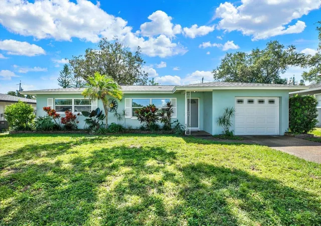Photo 2 of Single family home for sale at 1669 Cambridge Dr, Clearwater, FL 33756 | MLS# TB8558823 | Listing updated on 2026-10-21