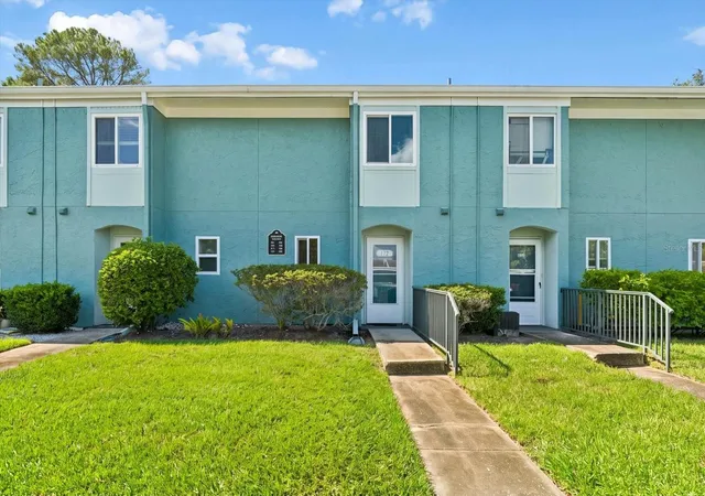 Condo for sale at 172 115th Avenue N #172, Saint Petersburg, FL 33716 | MLS# O6450491