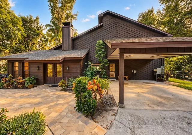 Photo 3 of Single family home for sale at 9415 Keystone Pl, Odessa, FL 33556 | MLS# TB8558840 | Listing updated on 2026-10-30