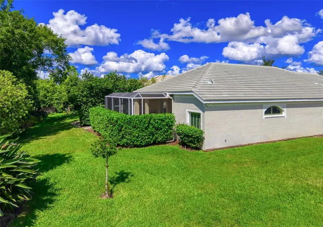 Photo 2 of Single family home for sale at 8496 Idlewood Ct, Lakewood Ranch, FL 34202 | MLS# A4709857 | Listing updated on 2026-10-30