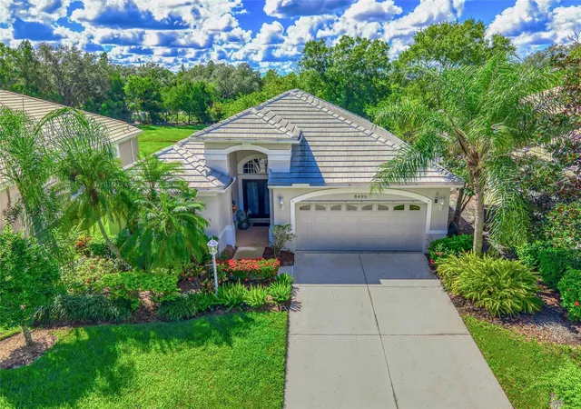Photo 3 of Single family home for sale at 8496 Idlewood Ct, Lakewood Ranch, FL 34202 | MLS# A4709857 | Listing updated on 2026-10-30