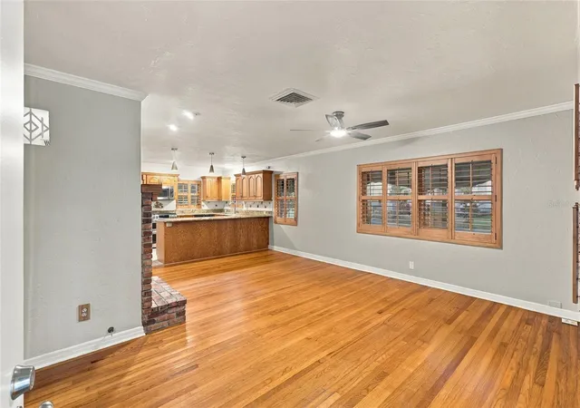Photo 4 of Single family home for sale at 1146 30th Avenue N, Saint Petersburg, FL 33704 | MLS# TB8558849 | Listing updated on 2026-10-22