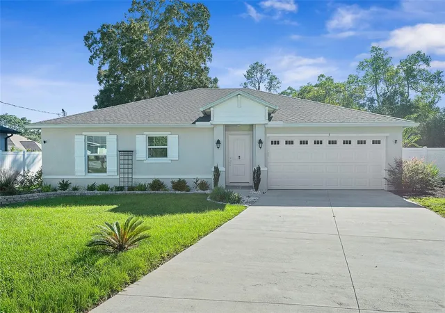 Photo 1 of Single family home for sale at 5 Whisant Pl, Palm Coast, FL 32164 | MLS# FC322169 | Listing updated on 2026-10-26